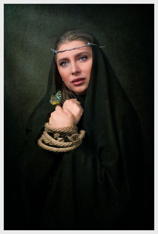 portrait, woman, studio, girl, beuty, model Hope Within the Thornsphoto preview