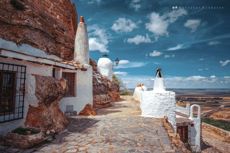 chinchilla de monte-aragón,spain,travel,house,building,white,blue,sky Chinchilla de Monte-Aragónphoto preview