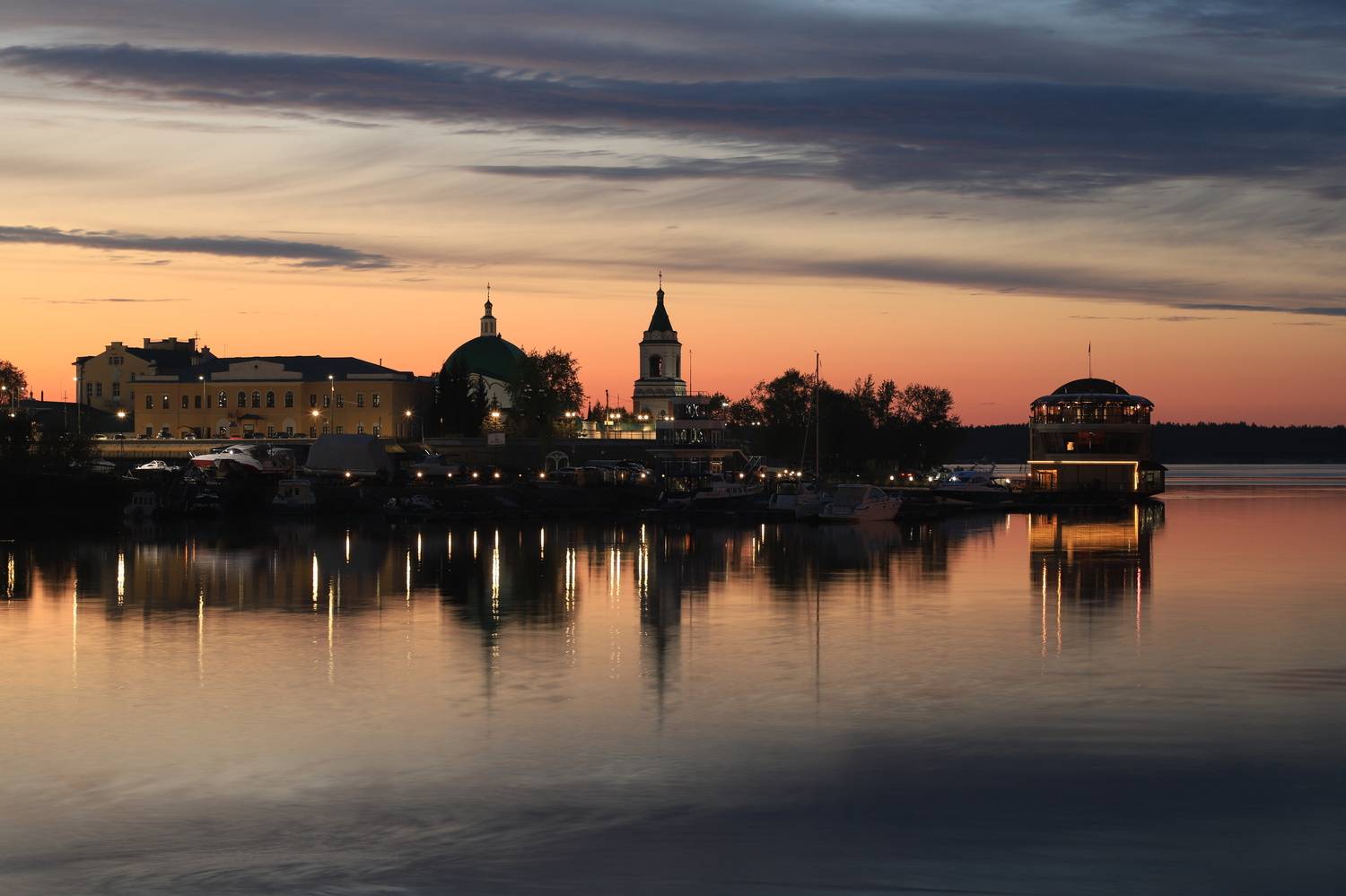 закат, вечер, город, чебоксары, россия, отражение, залив, волга, пейзаж, зеркальный, гладь, монастырь, исторический, купол, фонарь, подсветка, Irina Solonina