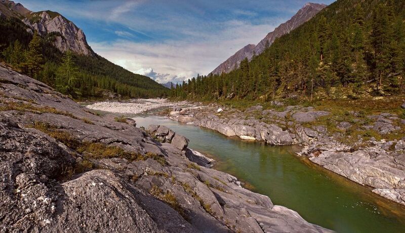 Каменные берега фото превью