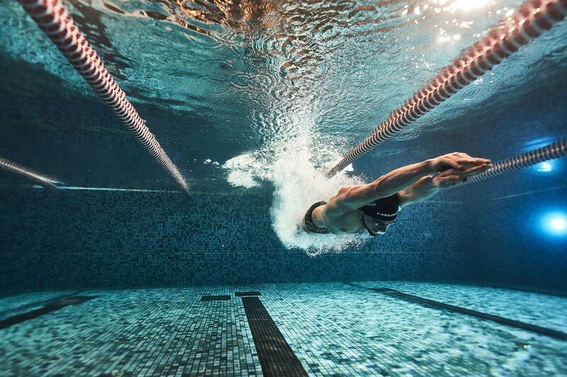 #подводнаясъемка #спорт #плаванье #фридайвинг #бассейн #дайвинг #движение photo preview