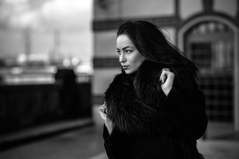 Black and white, Portrait, Woman Frozenphoto preview