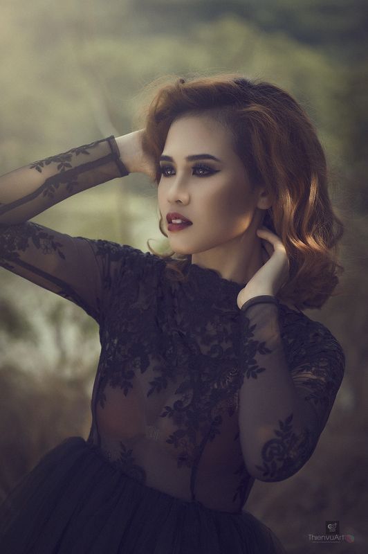 PORTRAIT , PEOPLE HELLO SUMMERphoto preview