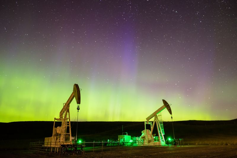 ночь, северное сияние, аврора, звезды, лето, нефть, качалки, добыча, шоу, фуджи Ночные трудягиphoto preview