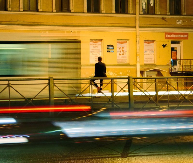 в ночном городеphoto preview