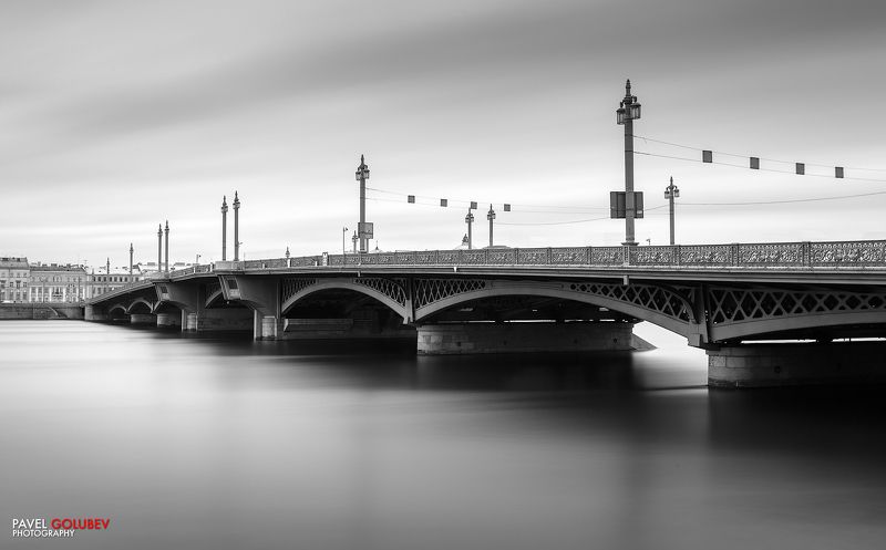 город, Россия, СПб, Санкт-Петербург, Питер, мост, Нева, река, небо, чб, монохром, Благовещенский, Лейтенанта Шмидта, выдержка 300 секунд вечераphoto preview