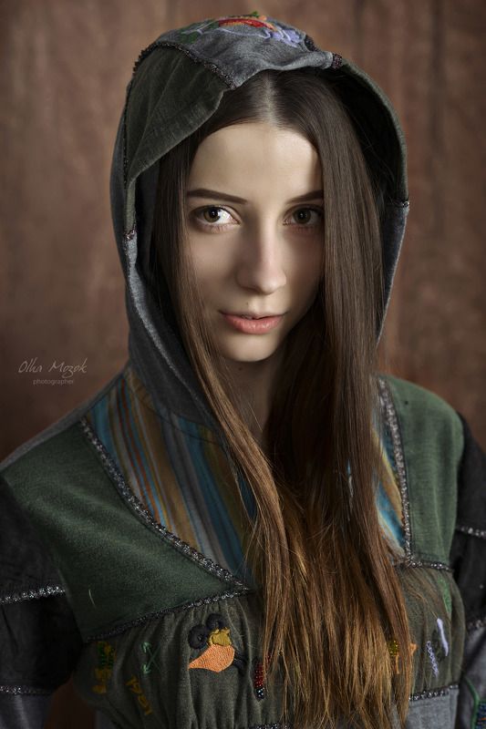 Глаза, Капюшон, Лицо, Портрет девушки, Фото, Фотограф, Фотография студийная Маринаphoto preview