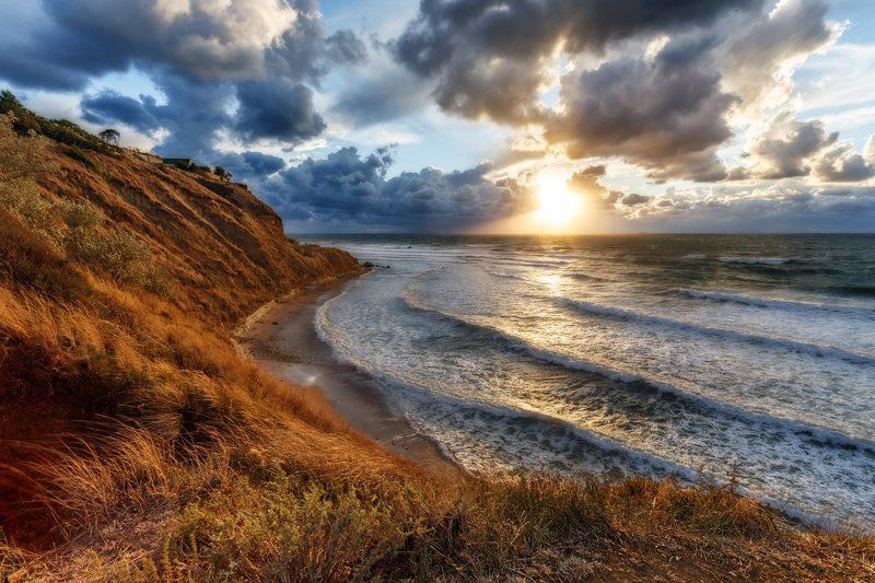 Закат над штормящим моремphoto preview