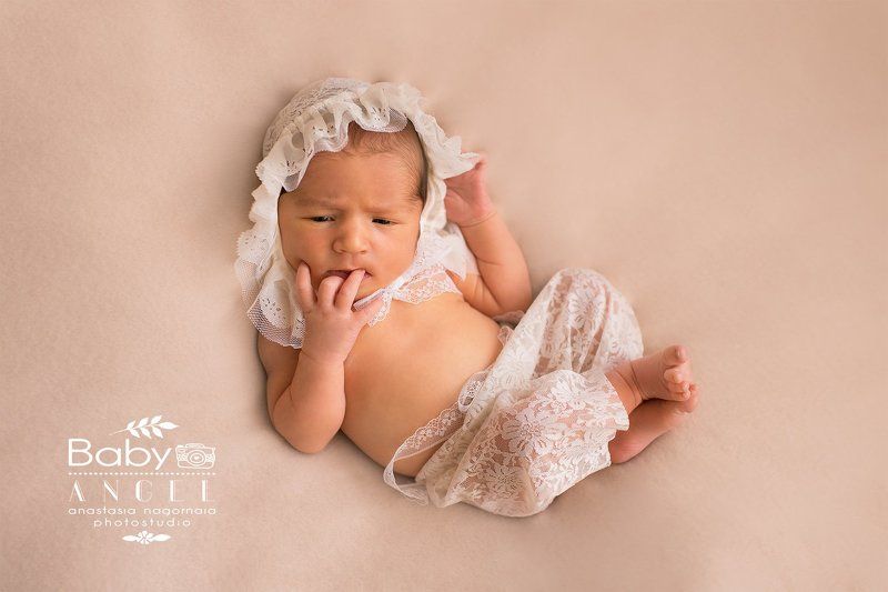 новорожденная, newborn, девочка, спит,штаники,шапочка Эстерphoto preview