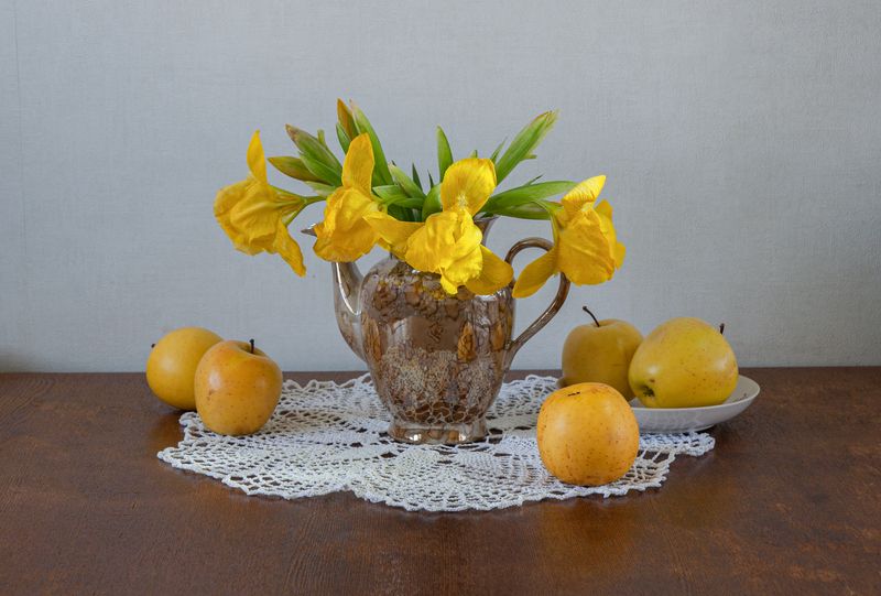 Желтый ирисphoto preview