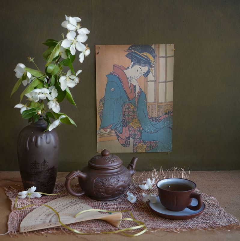 Веточка яблони хрустнет… фото превью