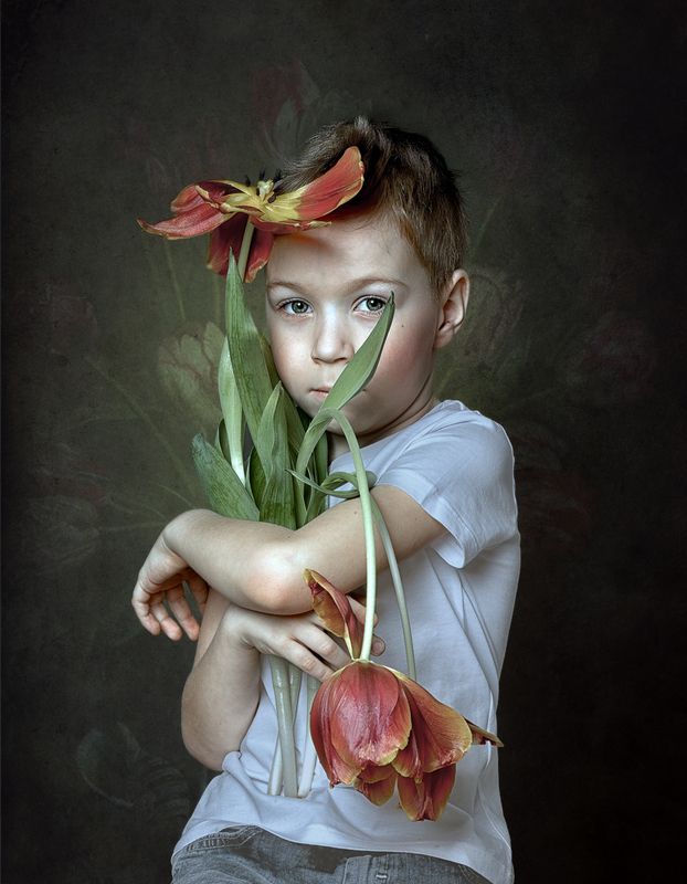 Ваня с тюльпанамиphoto preview