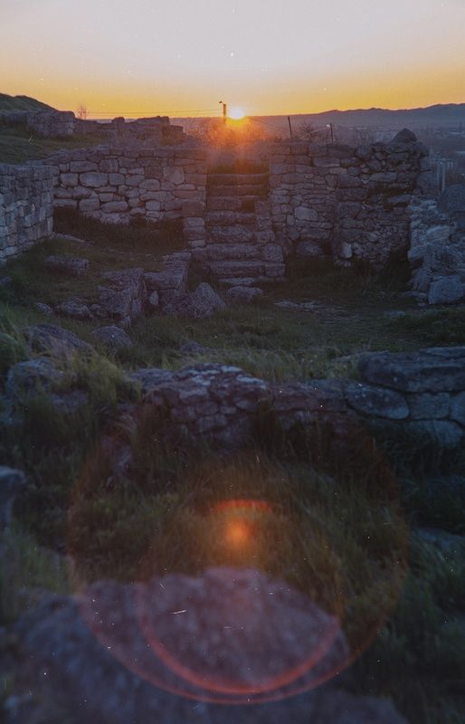 весна, древность, античность, городище, полис, архитектура, история, наследие, пантикапей, боспорское царство, митридат, закат, солнце, блика, атмосферное, величие, мануальное, винтажная оптика, гелиос 44-2, керчь, крым, россия Апрельский закат в Пантикапее.photo preview