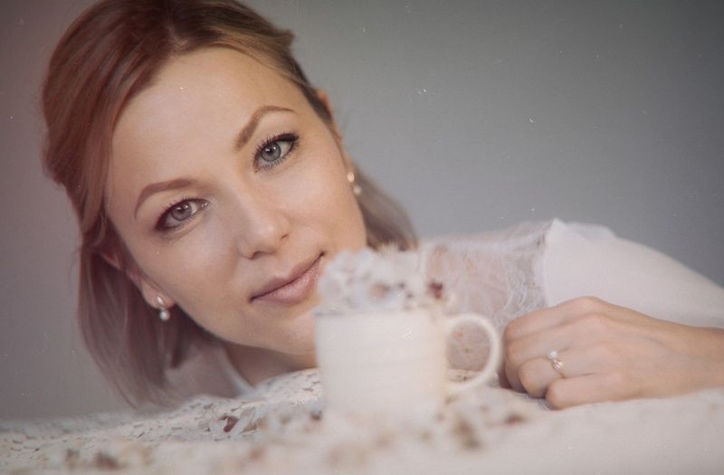 портрет, красота, девушка, женщина, нежность, весна, цвет, цветы, матовое, аналоговое, эмоции, эмоциональное, белое, мечтательное, винтажная оптика, helios 40-2 Апрельское цветопитие.photo preview