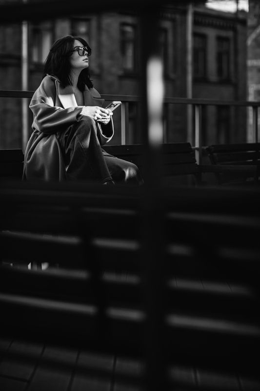 молодая девушка, городской стиль, дворы, на открытом воздухе Ладаphoto preview