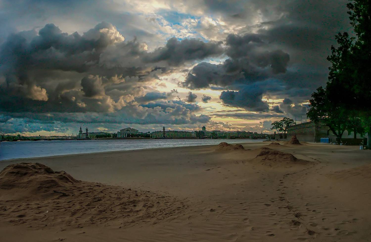 Петербургский самум. Автор: Yuri Ovchinnikov , Yuri Ovchinnikov