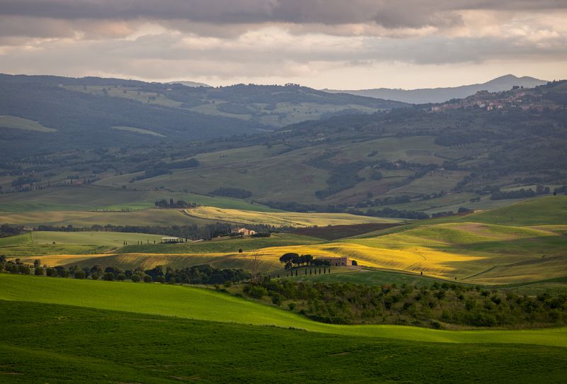 Свет на холмахphoto preview