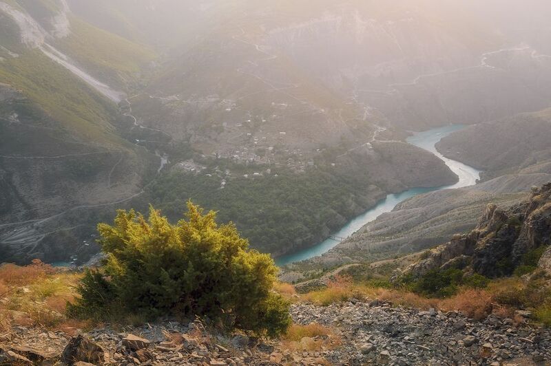 У реки Сулакphoto preview