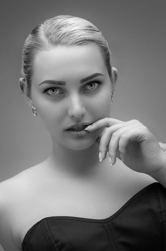тату, ЧБ Boudoir - Black & White - Vikaphoto preview