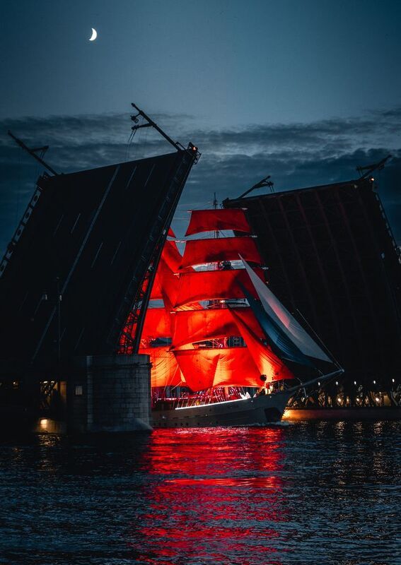 На поднятых парусахphoto preview