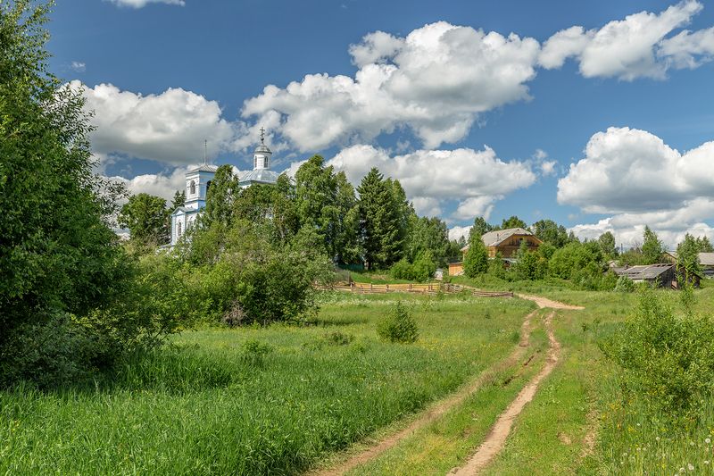 село, окраина, лес, церковь. На краю села. фото превью