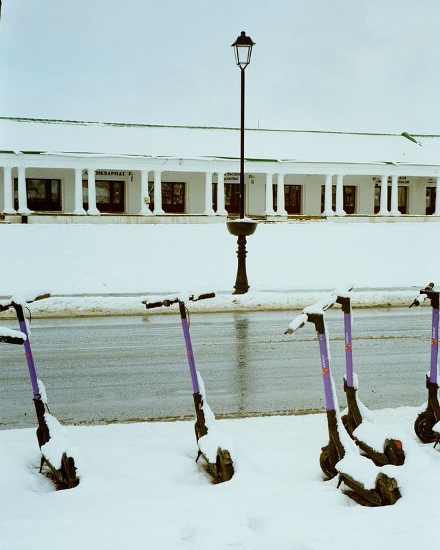 пленка, Суздаль, апрель, непогода, весна, самокаты под снегом Снежный апрель 2025photo preview