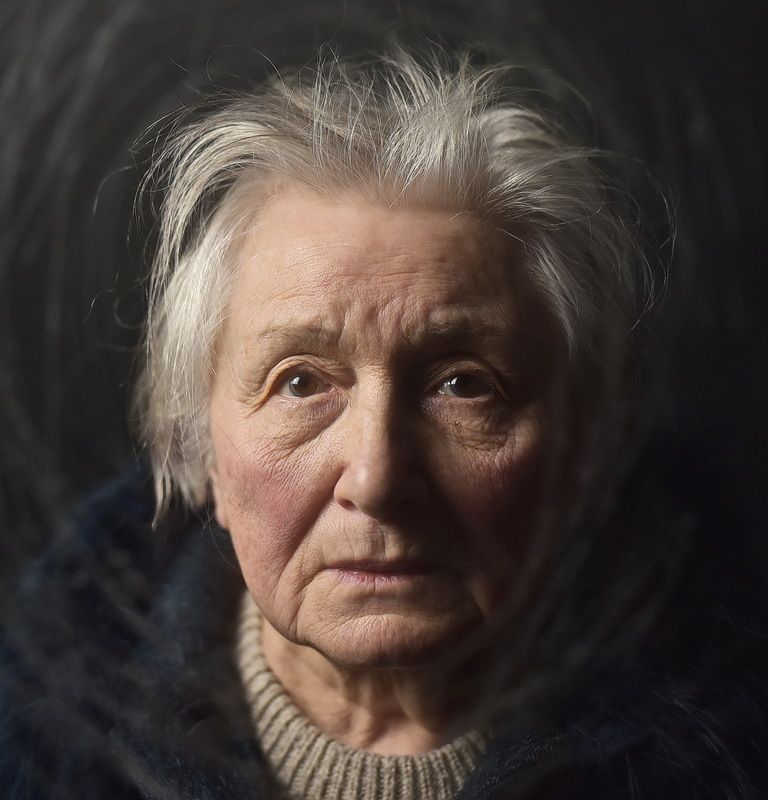 Позади холод в грудиphoto preview