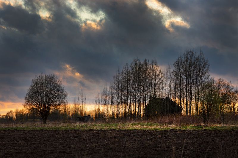 закат, тучи, облака, дом Суровый вечер в \\\