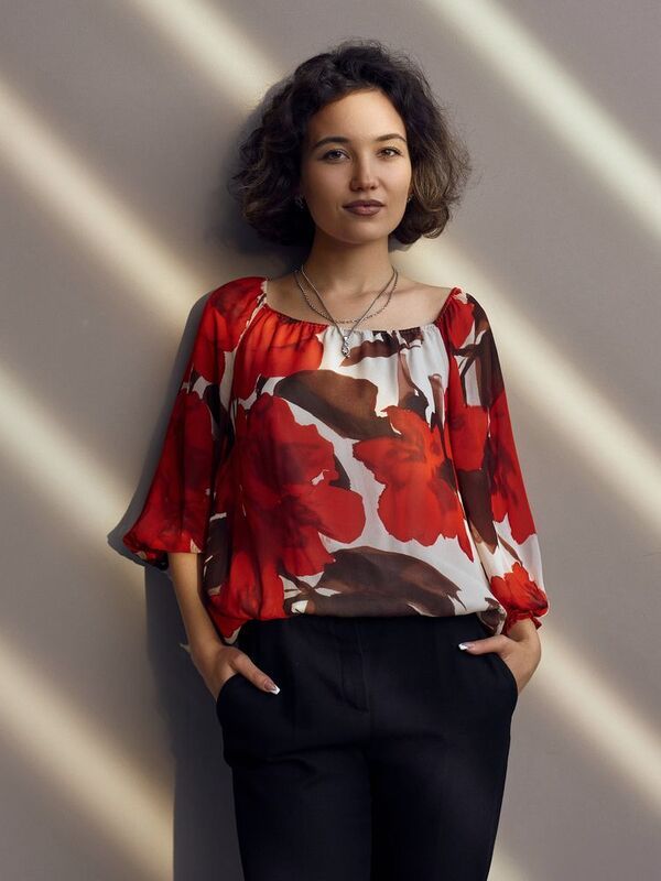 Женский портретphoto preview