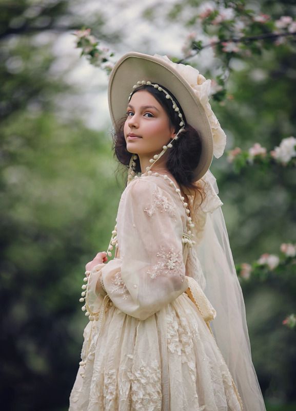 Uyni tamirlash bilan shugullanadigan ayol erotik