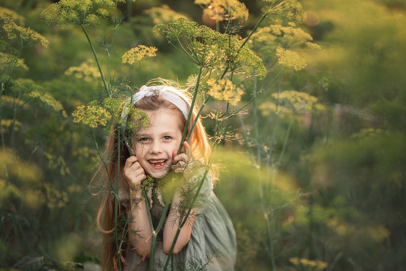 Детство - когда грядка укропа становится волшебым лесом...photo preview