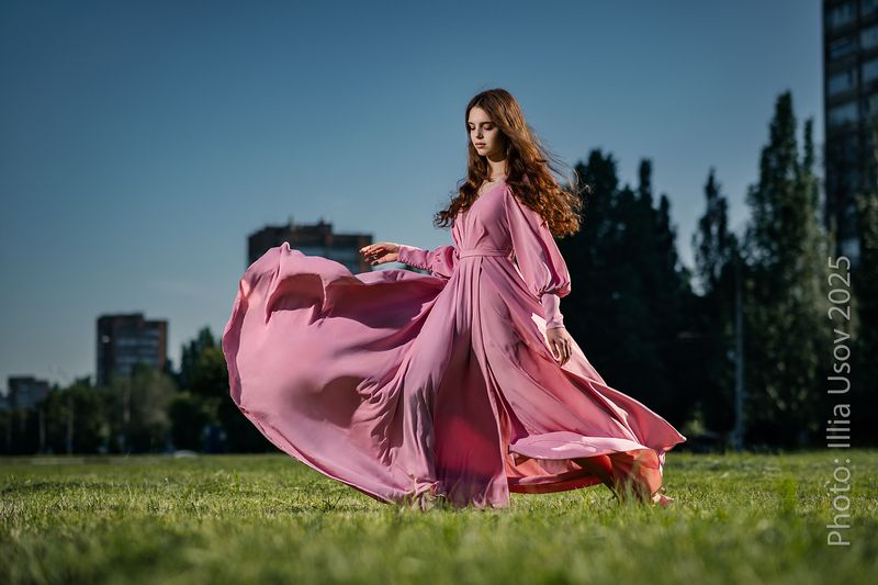 девушка, платье, фашин, город, движение, вдвижении, страбизм, вспышка photo preview