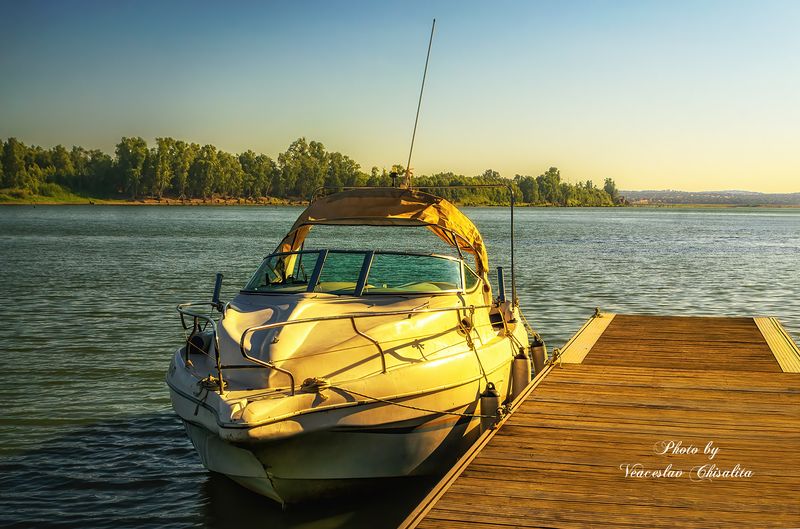 #река #катер #закат #воднаяпрогулка #моменты   #sunsetriver #boatadventure #glowonthewater #sunsetcruise #peacefulvibes Закат под шум мотораphoto preview