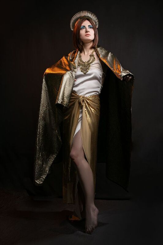 портрет молодой девушки фото превью