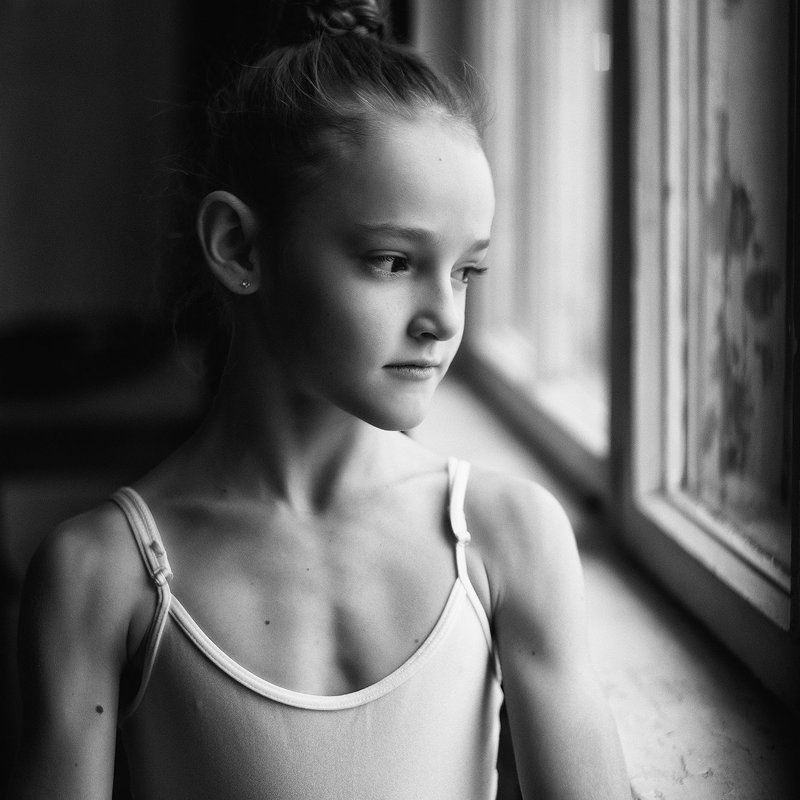 дети, портрет, тюльпаны, студия, Полинаphoto preview