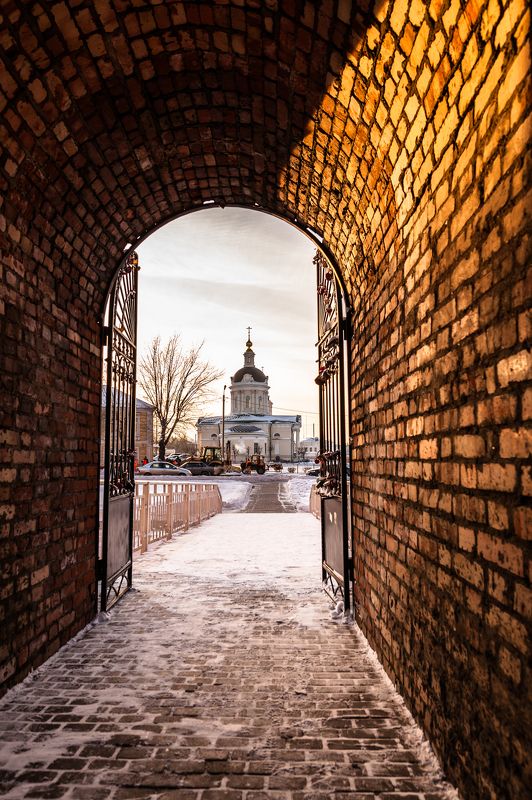 Коломна, город, зима, путешествие, православие, религия, христианство, история, культура, древний, достопримечательность, кремль, ворота Арка Коломенского Кремляphoto preview