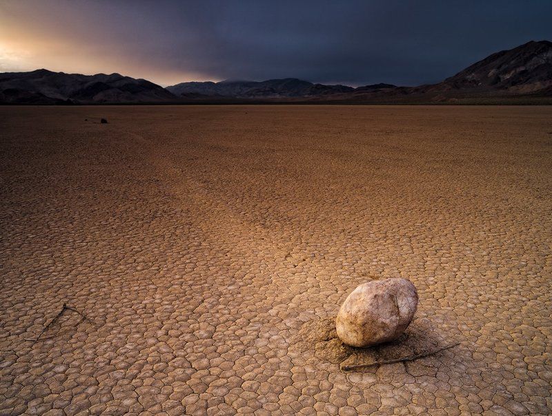 Racetrack, Death Valley Победившая движениеphoto preview