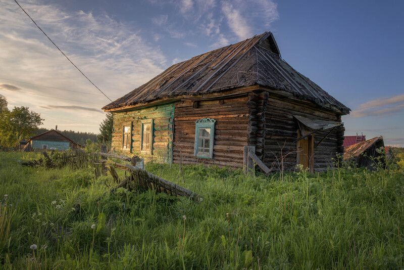 Старый дом мой давно ссутулился....photo preview