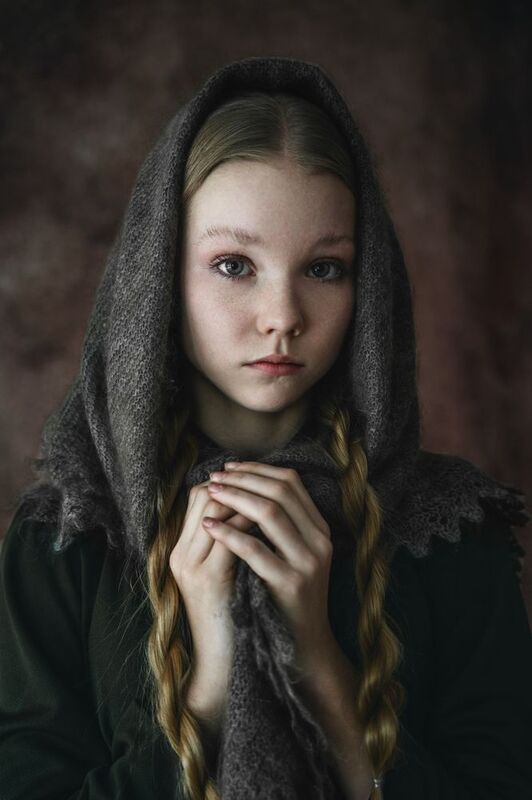 Василиса в платкеphoto preview