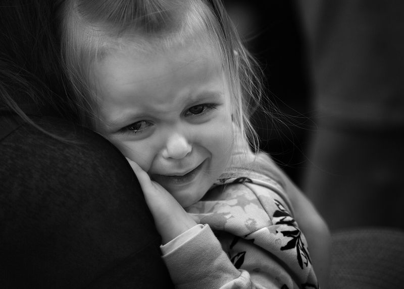 дети, чб фото, уличное фото, непостановочный  уличный детский портрет, эмоции Дети и Город. Уличный портретphoto preview