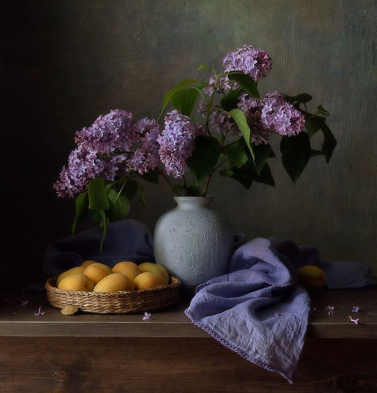 натюрморт,сирень,абрикосы,лето сирень...photo preview