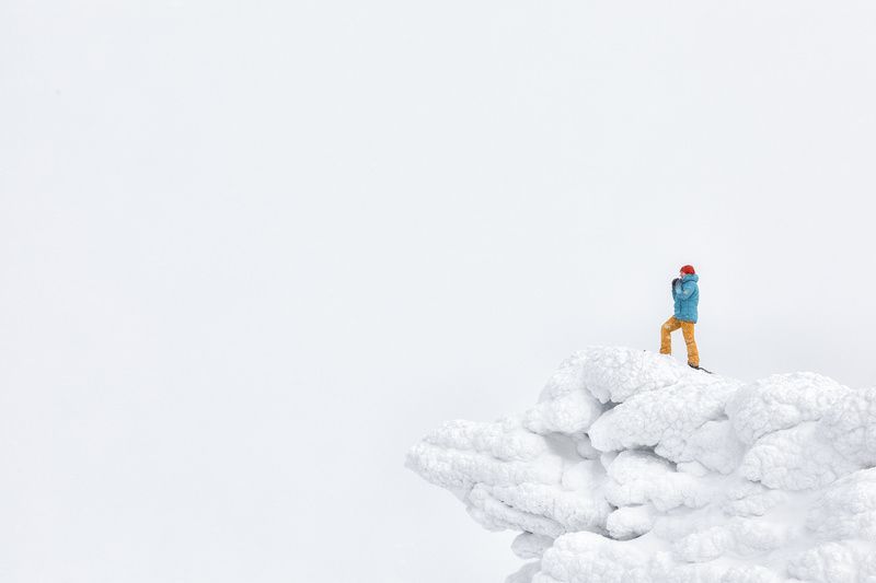 Белое фото превью