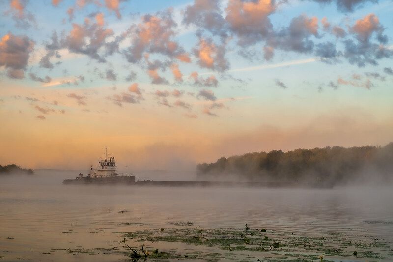 вечер река облака туман буксир природа пейзаж Рассвет на Оке.photo preview