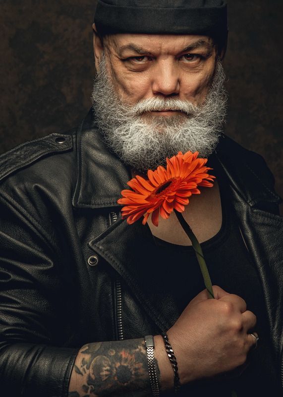 мужской портрет, глаза, взгляд, костюм Flowerphoto preview