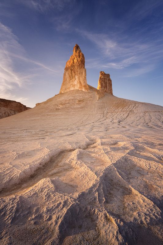 казахстан, мангистау, бозжира Каменные зубы Бозжира фото превью