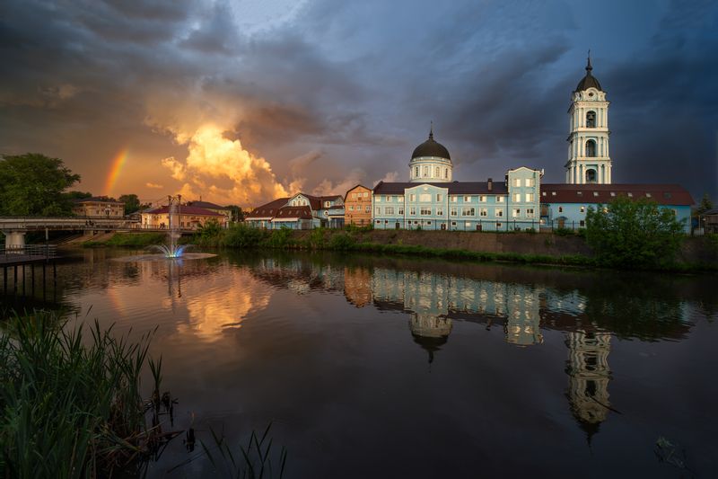 город,река,храм,небо,тучи,облака,свет,отражение,гроза после грозыphoto preview