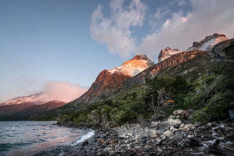 патагония Los Cuernos. Рассветphoto preview