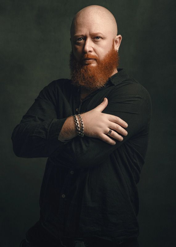 мужской портрет, глаза, взгляд, костюм Michaelphoto preview