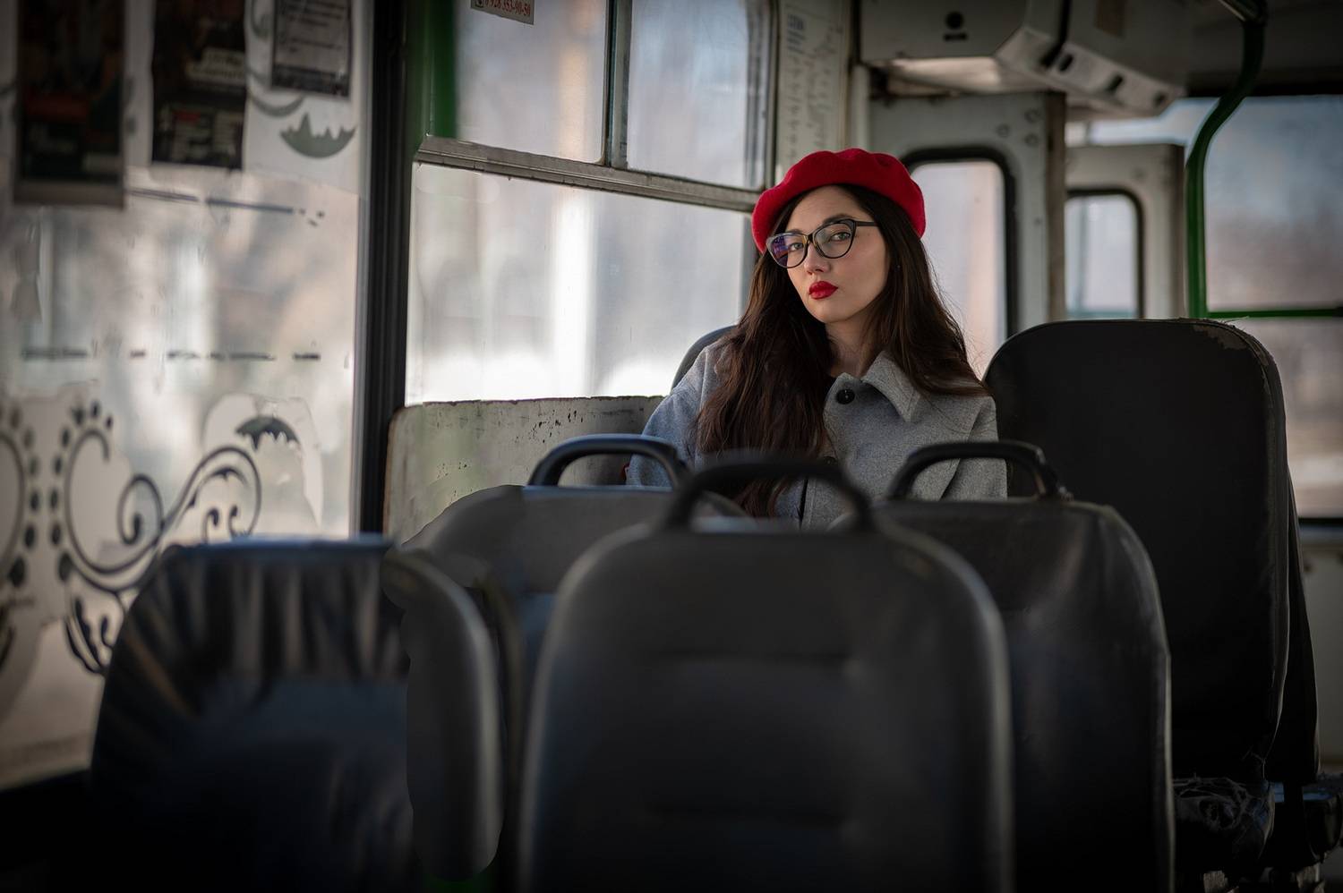 гелиос, старый объектив, ссср, ретро, блики, портрет, модель, девушка, транспорт, троллейбус, маршрутка, берет, очки, Арсен Алабердов