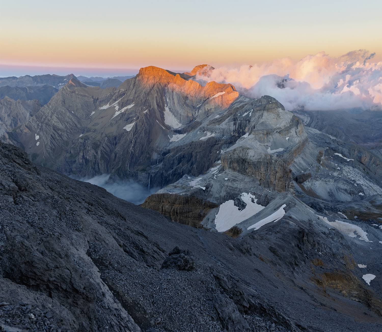 photography, mountain, spring, flower, landscape, photo, awakening, flowers, land, landmark, lands, dramatic ligth, ligth, mountains, jimenez millan samuel